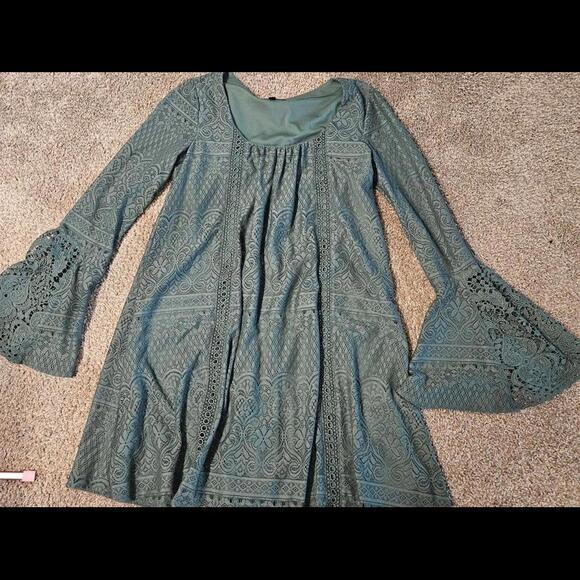 Sequin Hearts Olive Green Bell Sleeve Lace Tunic Dress - Picture 4 of 9